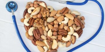 Една мала шака, голема разлика: зошто јаткастите плодови се сојузник на срцето?