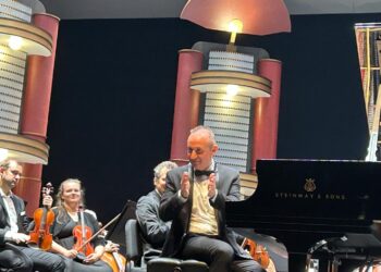 Американско-балканската глобална стопанска комора ја обедини дијаспората со концерт на Симон Трпчески во Флорида