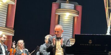 Американско-балканската глобална стопанска комора ја обедини дијаспората со концерт на Симон Трпчески во Флорида