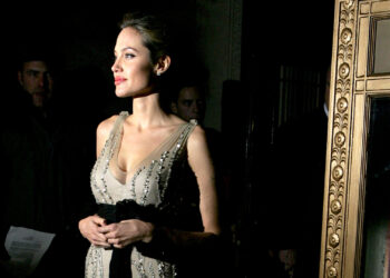 (Видео) Анџелина Џоли ги шокираше сите со својот изглед: Што се случи со нејзиното лице?