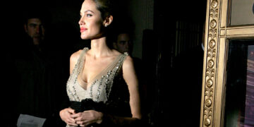 (Видео) Анџелина Џоли ги шокираше сите со својот изглед: Што се случи со нејзиното лице?