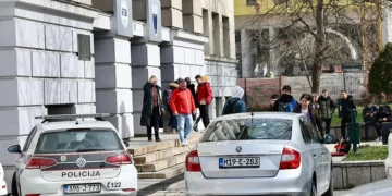 Паника во Сараево: дојави за бомби во училишта, наставата прекината, а учениците евакуирани