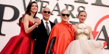 ПРВИ КРИТИКИ ЗА „ЃАВОЛОТ НОСИ ПРАДА 2“: Филмот ги освои фановите, но сите се согласуваат – оригиналот останува недостижен