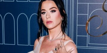 (ВИДЕО) Скандал околу Кети Пери: испливаа контроверзни видеа и обвинувања што ја шокираа јавноста