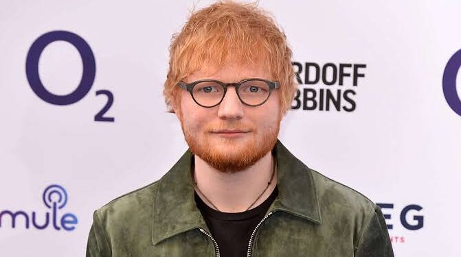 Од здравствен проблем до нов кмиџ Ед Ширан со избричена глава и нова енергија