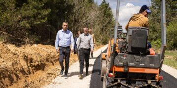 Градежни работи во битолско Ротино – се уредува патот кон црквата