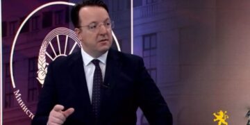 Николоски: Аеродромите во Скопје и Охрид стануваат регионални авио-центри