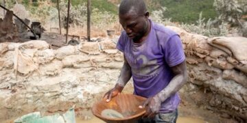 Златото како проклетство: милијарди од рудници, а народот во Зимбабве сè посиромашен