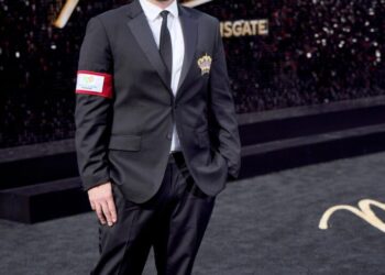 Принс Џексон со емотивен трибјут за татко му: на премиерата на „Michael“ носеше дел од кошулата на Мајкл Џексон