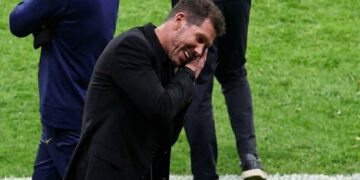 (ВИДЕО) Симеоне ги „зачуди“ навивачите на Барса – гестот по мечот стана хит на интернет