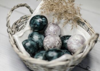 (Видео) Никогаш поубави велигденски јајца за кратко време: совети од „Тик-ток“ што вредат злато