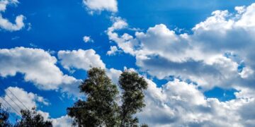 Времето денес прави пресврти: Сонце, Дожд и силен Ветер во ист ден