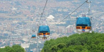 Силен ветер го запре превозот: Жичницата на Водно привремено затворена