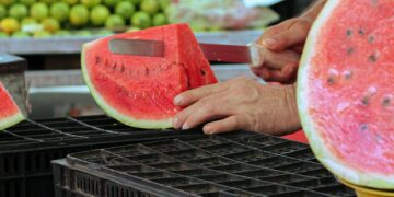 Лубеницата не е за секого: За некои луѓе омиленото летно овошје може да биде ризик за здравјето