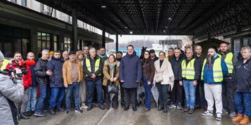 Николоски: Хрватска отвора врата за македонските возачи: Усвоен закон за долгорочни визи
