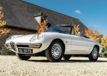 Алфа Ромео слави 60 години „Spider“: Легендарниот Duetto и понатаму живее меѓу љубителите