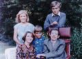 Дешифрирани 200.000 тајни зборови: Што криеле дневниците на таткото на Стивен Хокинг?