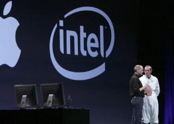 Apple и Intel пред историски договор за соработка: Дел од чиповите за iPhone би се произведувале во САД