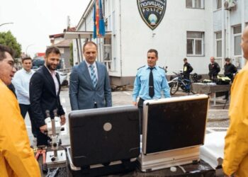 Проданоски: Македонската полиција заслужува почит за својата посветеност и професионалност