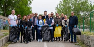 Кејот на Вардар се чистеше со „Тим енергија“ – Божиновска повика на еколошка свест