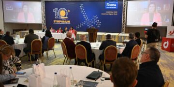 Божиновска: Возачите во Македонија точат најквалитетно и најевтино гориво во регионот