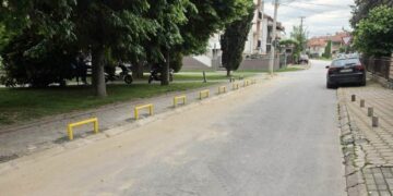 ЈКП Комуналец: Паркот кај Основниот суд во Прилеп доби ново заштитно оградување