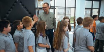 Проданоски: Во енергијата и љубовта на младите е иднината на Прилеп