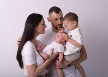 Кристина Манасков искрено за стилот, мајчинството и животот со познатиот ракометар