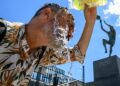 Медицинска сестра откри невообичаени трикови за разладување за време на жештините: Еден совет особено ги изненади сите