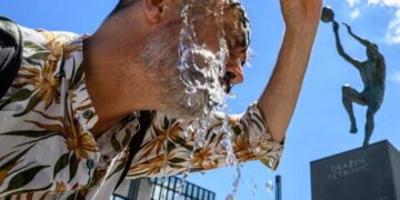 Медицинска сестра откри невообичаени трикови за разладување за време на жештините: Еден совет особено ги изненади сите