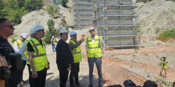 Николоски со увид во градежните работи на пругата Бељаковце–Крива Паланка
