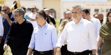 ВЛЕН тргна меѓу граѓаните: Од Дебар започна теренскиот караван низ државата