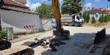 По години ветувања, почна реконструкцијата на една од најоштетените улици во Битола, се обновува улица “Дебарска”