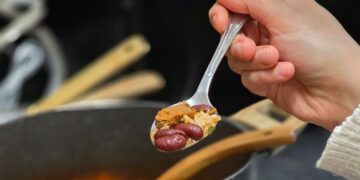 Тајната на старинскиот грав е во запршката: Еден додаток му дава богат вкус и совршена густина