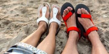 Ги носите секој ден? Овие летни обувки можат да предизвикаат осум сериозни проблеми со стапалата