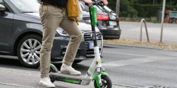 Од денес стапуваат во сила нови правила за електричните тротинети