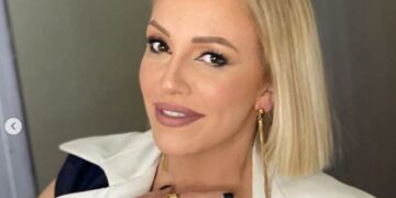 ФОТО | Тамара Тодевска покажа како изгледа нејзината семејна среќа на одморот во Грција