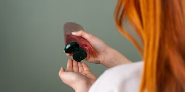Повеќето луѓе никогаш не го гледаат дното на шишето од шампон: Ознаките 6M, 12M и 24M откриваат многу важна работа