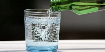 Стручњаците предупредуваат: Овој вид вода не е најдобар избор за време на екстремните горештини