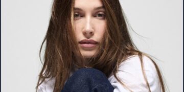 Хејли Бибер и Gap ја претставија колекцијата фармерки инспирирана од 90-тите: „Не сакав само да го позајмам моето име“