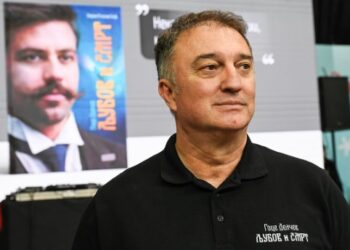 Зоран Спасов Ѕоф: Големите луѓе не се раѓаат како споменици