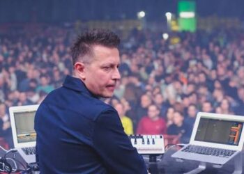 (ВИДЕО) 20 години од незаборавниот настап на Кирил Џајковски на EXIT – момент што ја одбележа македонската електронска сцена