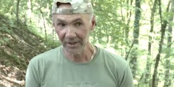 (ФОТО) Во дворот му никна вистинско богатство: Ретка печурка што достигнува цена и до 2.500 евра за килограм