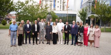 Прилеп му оддаде почит на Ченто: Одбележана годишнината од смртта на првиот претседател на Президиумот на АСНОМ