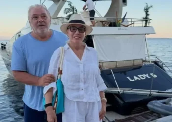 Лепа Брена со сопругот крстари низ Јадранското Море во новата јахта