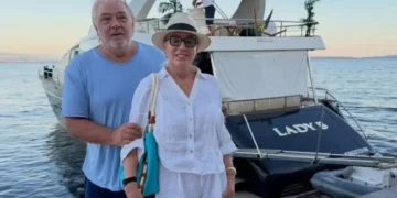Лепа Брена со сопругот крстари низ Јадранското Море во новата јахта