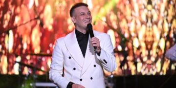 ВИДЕО- Влатко Миладиноски ја воодушеви Битола: Над 2.500 посетители уживаа во спектаклот во Хераклеја