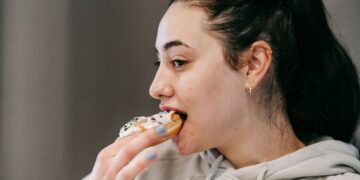Постојано посегнувате по слатко? Причината можеби се крие во недостаток на витамини и минерали