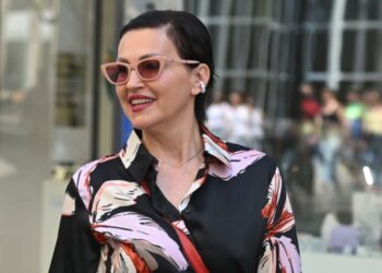 Нина Бадриќ ужива на Хвар со најпосебната личност во својот живот: „Овие денови за мене се благослов“