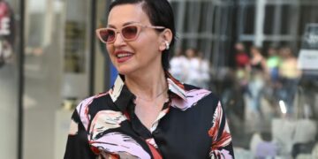 Нина Бадриќ ужива на Хвар со најпосебната личност во својот живот: „Овие денови за мене се благослов“